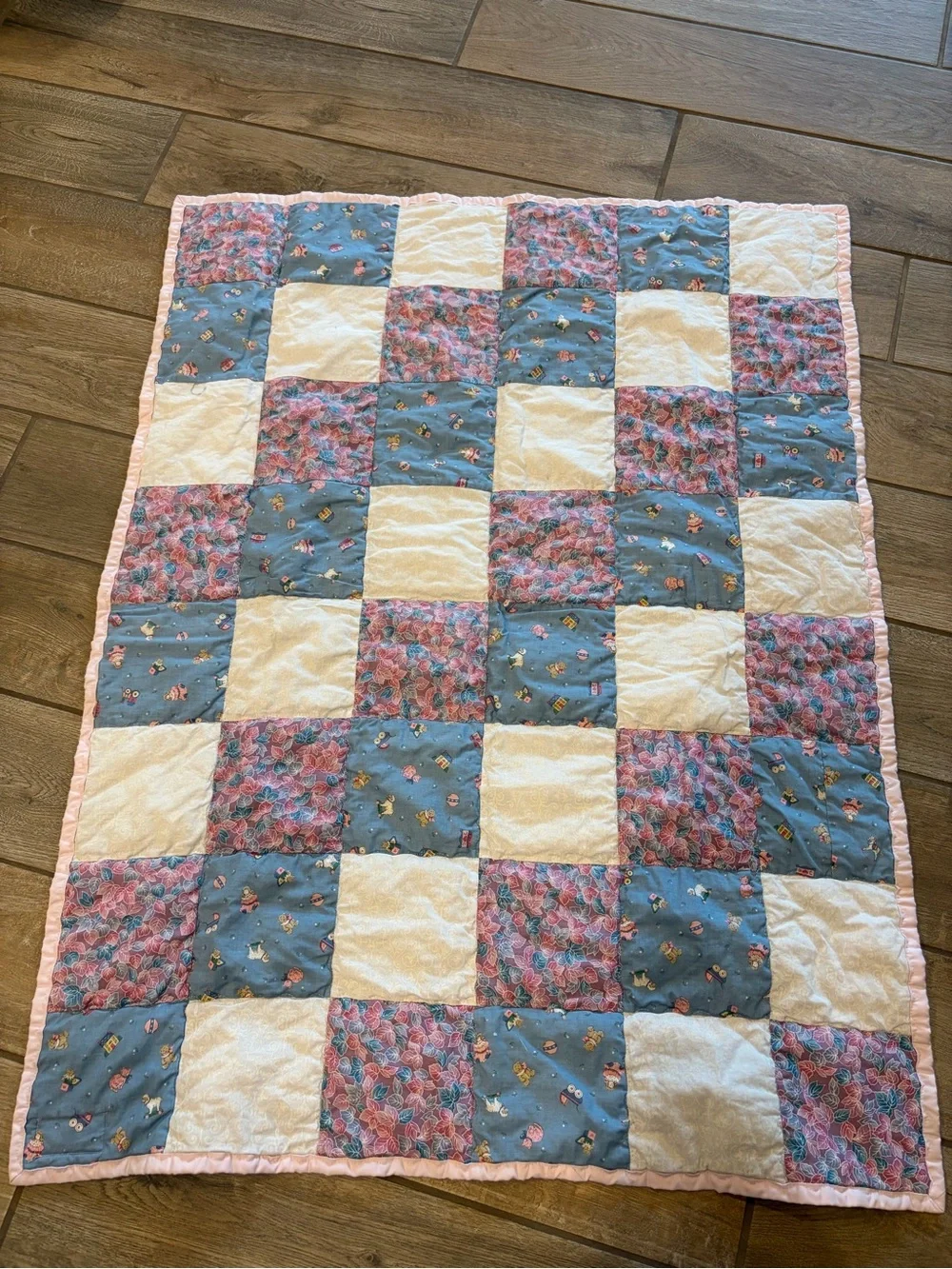 Quilt Handmade Patchwork AZ Blankets 4 kids Baby Quilt Pink blue Vintage 31 x 41